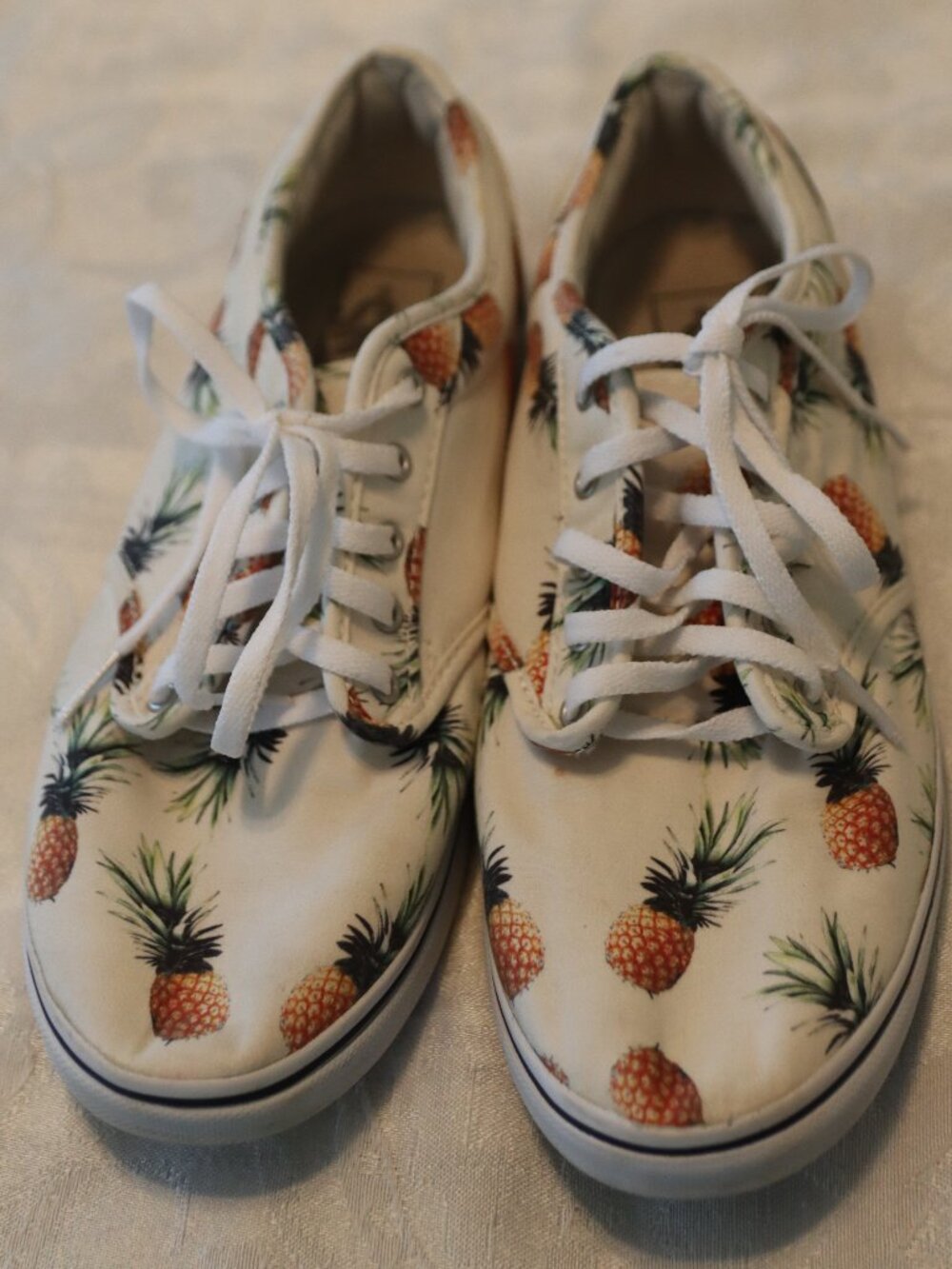 Vans Off The Wall Atwood Low Top Sneaker With All Over Pineapple Print Size 9